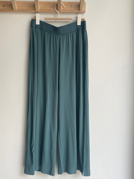 PANTALÓN CAPRI